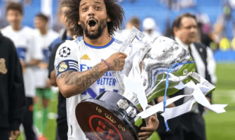 Een legendarisch afscheid, een herinnering die nooit vervaagt Een legendarisch afscheid, een herinnering die nooit vervaagt