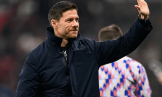 Leverkusen behaalt een cruciale overwinning en de spanning van de Bundesliga-titelstrijd is weer opgelaaid Leverkusen behaalt een cruciale overwinning en de spanning van de Bundesliga-titelstrijd is weer opgelaaid