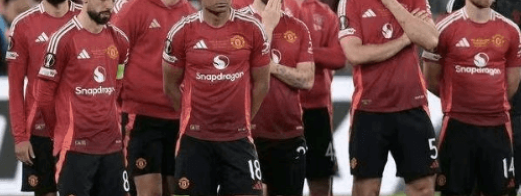 Manchester United zet al zijn spelers te koop en begint aan een grondige reconstructie Manchester United zet al zijn spelers te koop en begint aan een grondige reconstructie