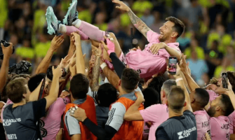 Messi verlengt contract bij Inter Miami – De legende leeft voort Messi verlengt contract bij Inter Miami – De legende leeft voort