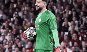 Twee Manchesterse giganten hebben op dezelfde dag nieuwe doelmannen vastgelegd Twee Manchesterse giganten hebben op dezelfde dag nieuwe doelmannen vastgelegd