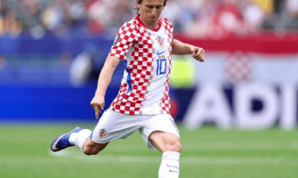 De 40-jarige Modric beschermt Kroatië met zijn loopvermogen en vastberadenheid