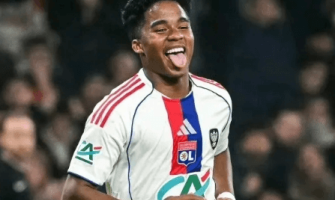 Enderk schittert als nummer 9 bij Lyon