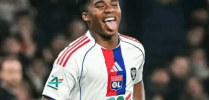 Enderk schittert als nummer 9 bij Lyon